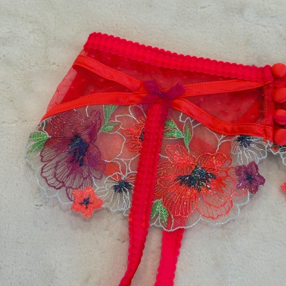 New! For Love and Lemons Zinnia Red Floral Garter Belt Neon 31667 - Picture 6 of 12